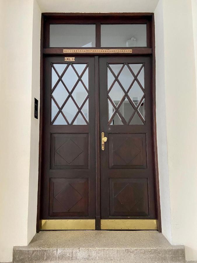 Rozbrat Studio With Park View Varşovia Exterior foto